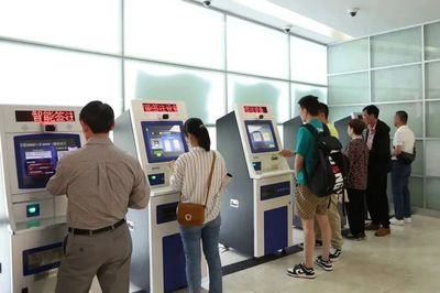 恢復(fù)辦證超200萬證次，全國通辦再優(yōu)化 滬出入境部門新政提升服務(wù)能級